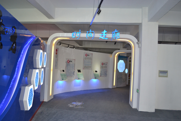 ����װ��