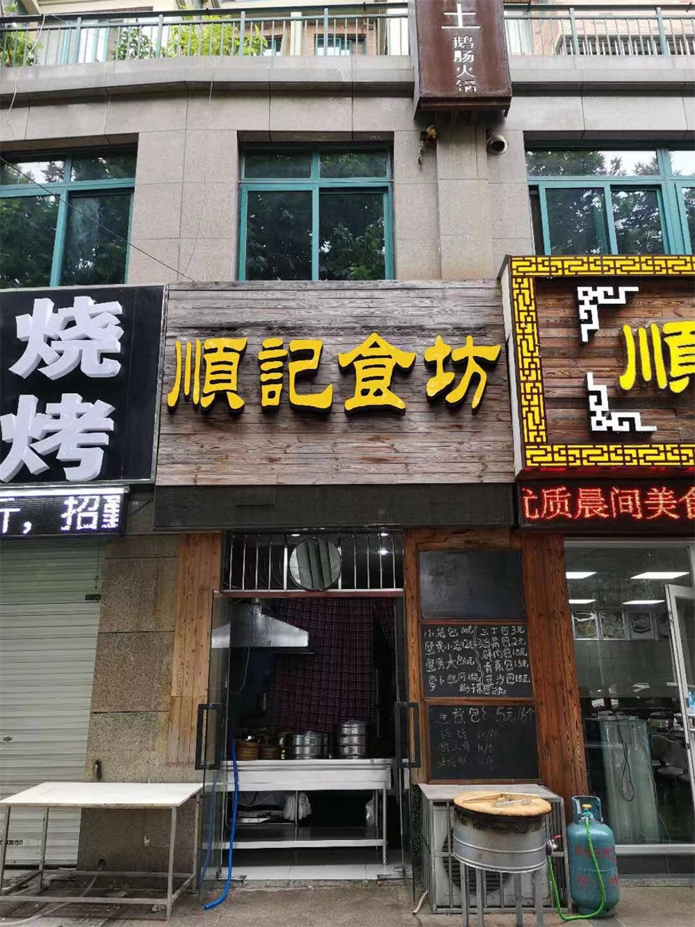 �������