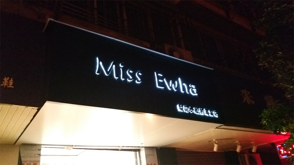 �������